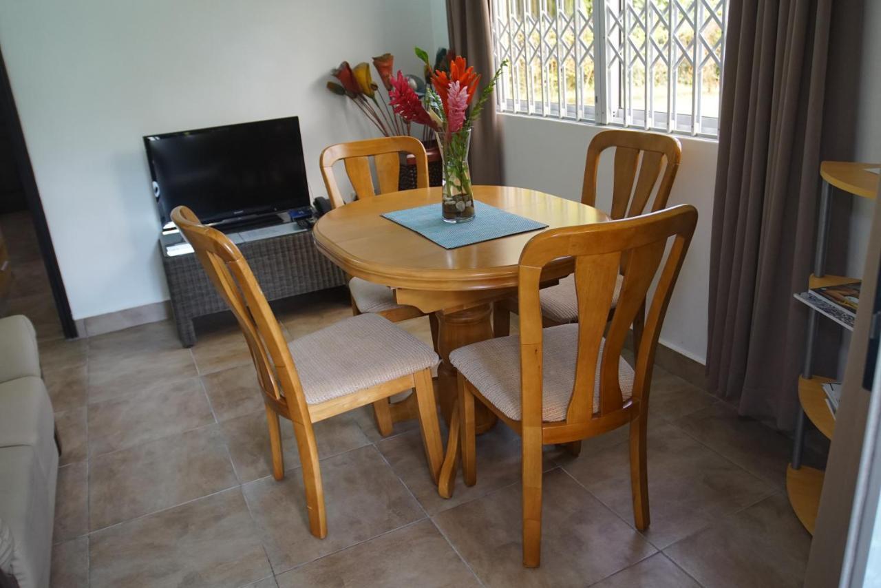 Ferienwohnung Zeph self catering Baie Lazare  Exterior foto
